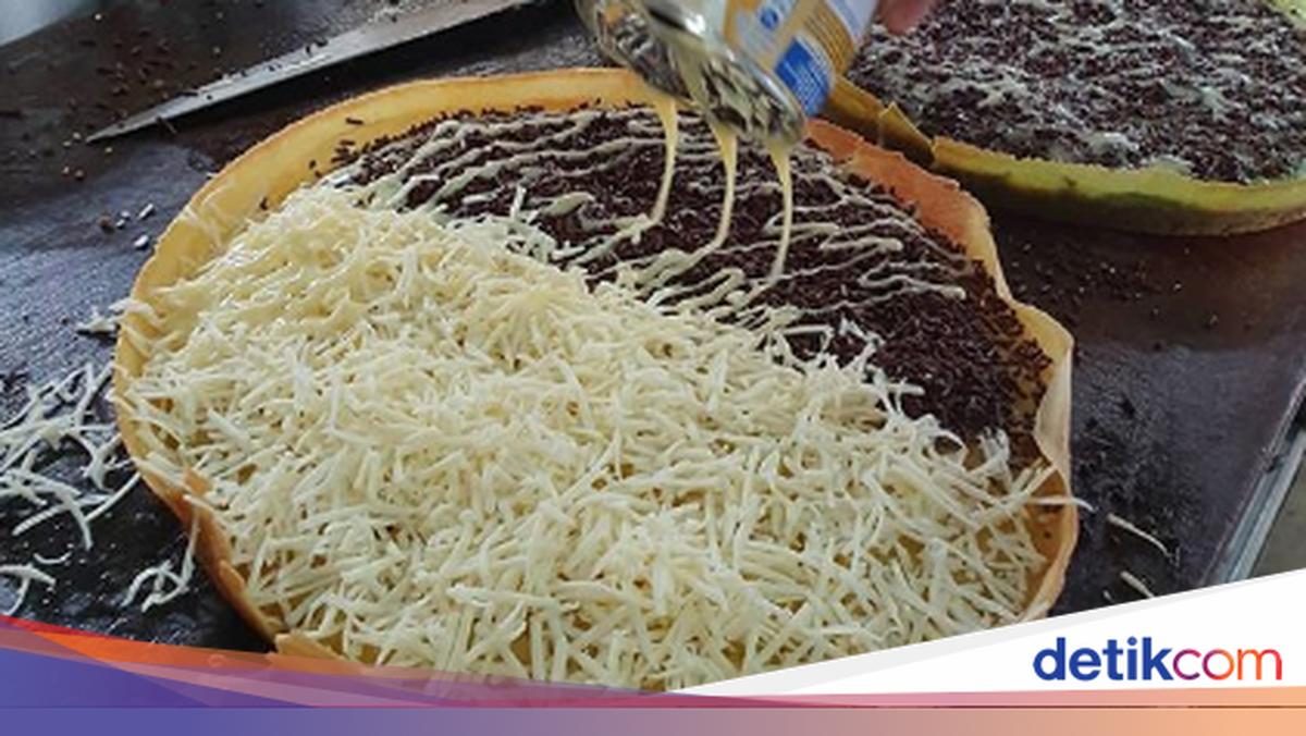 Martabak Plaskar: Kudapan Legendaris yang Menggoda Lidah di Cilacap